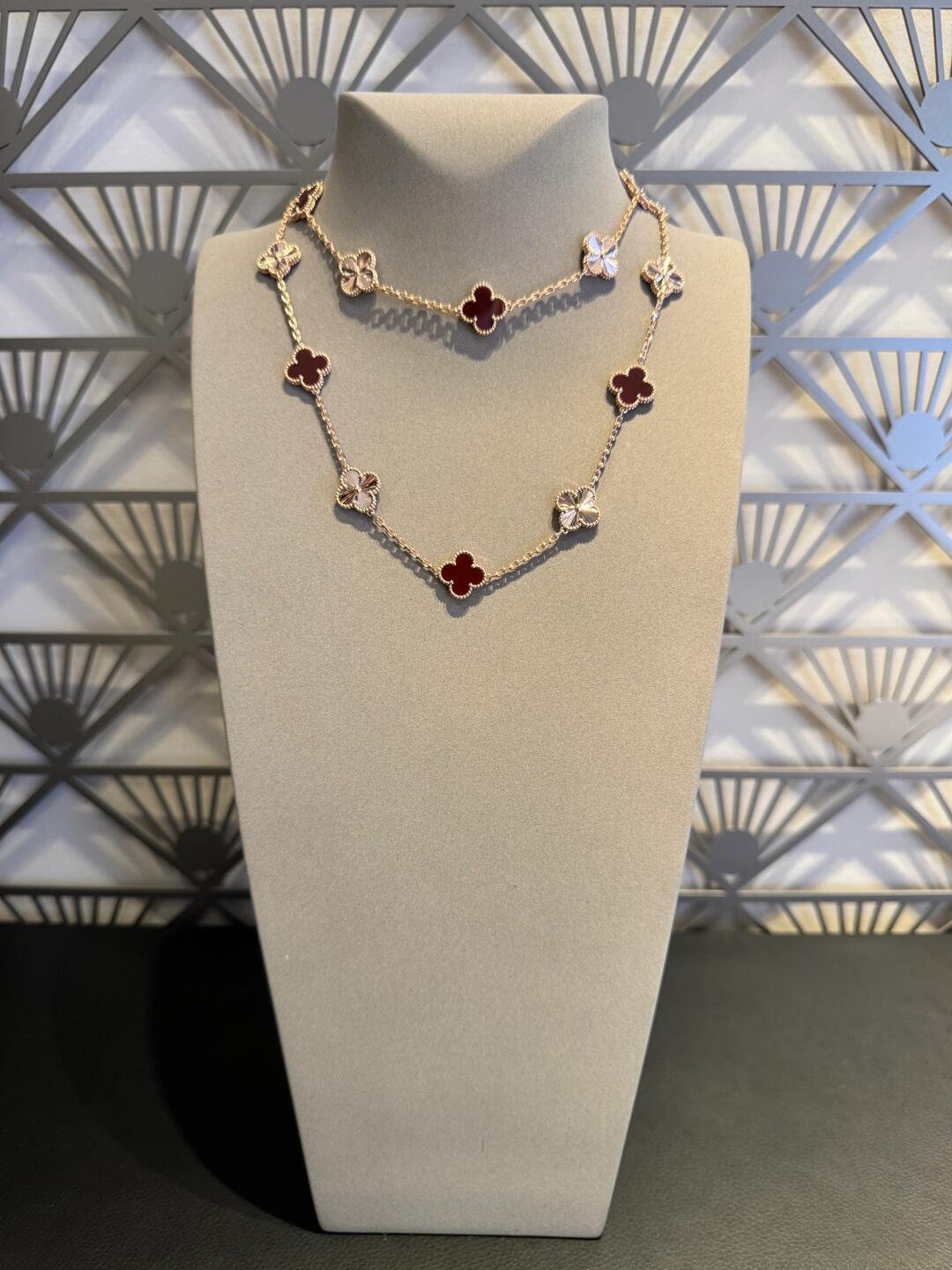 [Kismet Jewels ]CLOVER 20 MOTIFS LASER CARNELIAN NECKLACE
