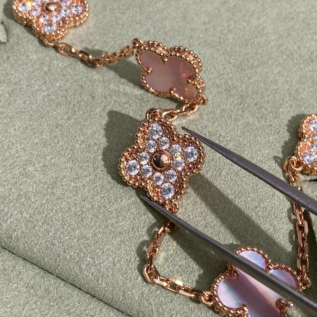 [Kismet Jewels ]CLOVER 10 MOTIFS DIAMOND PINK MOP NECKLACE