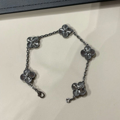 [Kismet Jewels ]CLOVER 5 MOTIF BLACK BRACELET