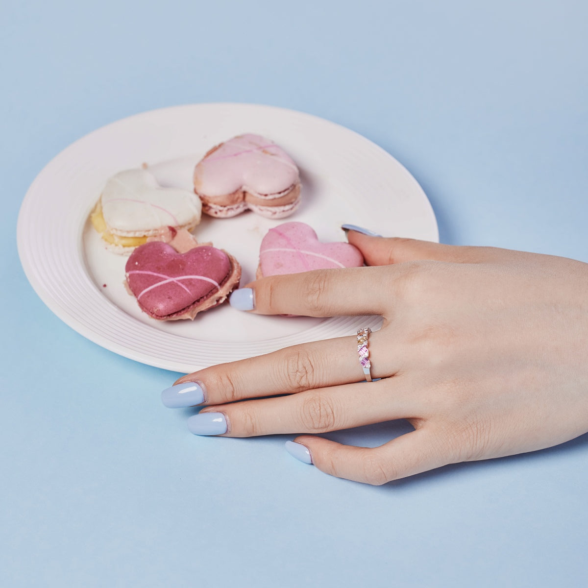 [Kismet Jewels ]Delicate Vibrant Emerald Cut Daily Ring