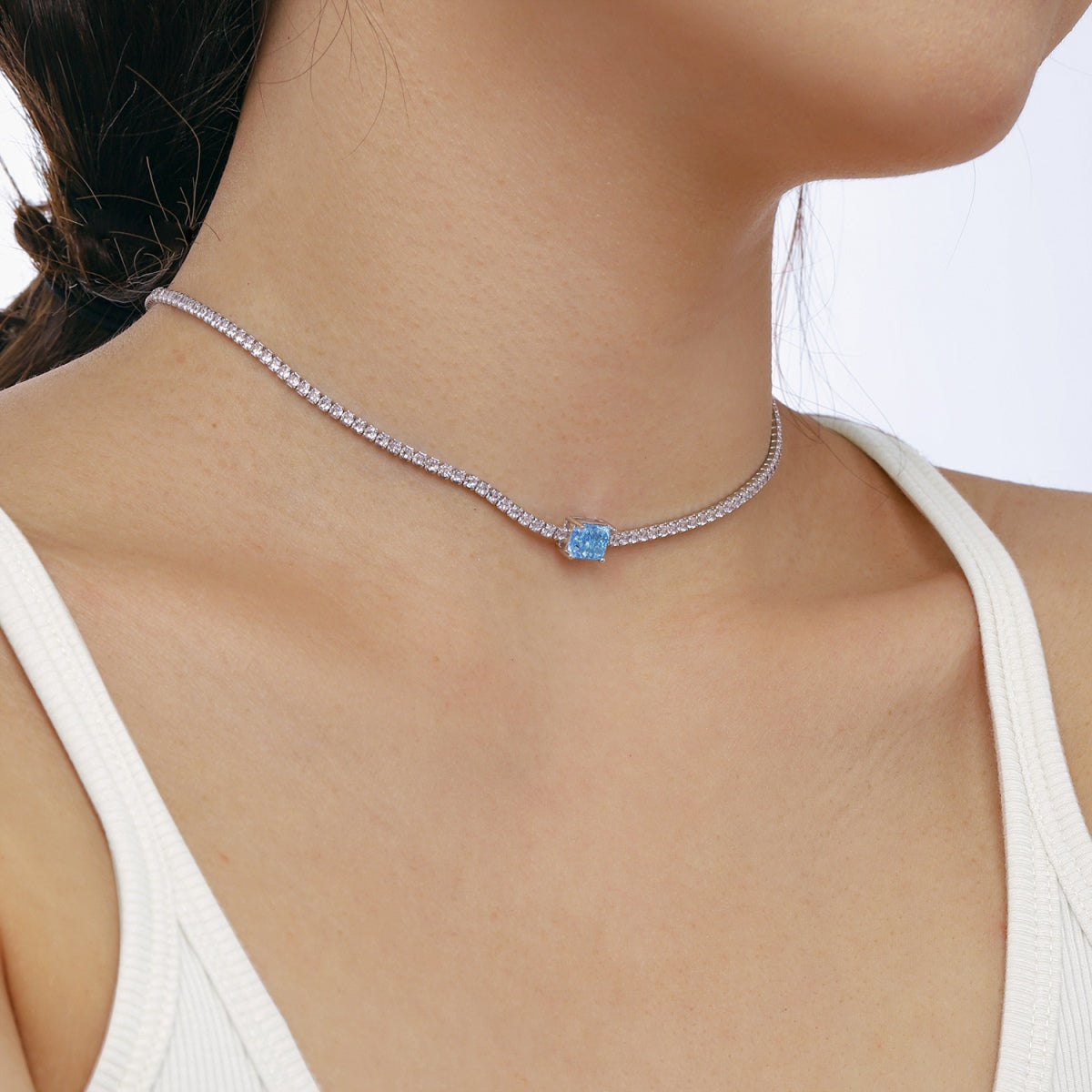 [Kismet Jewels ]2.0 carat Ornate Emerald Cut Necklace