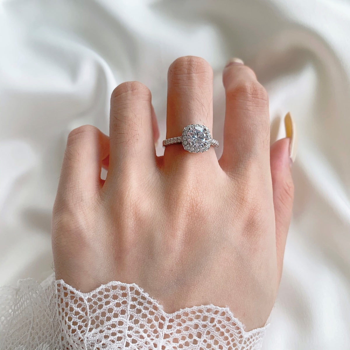 [Kismet Jewels ]Dazzling Resplendent Round Cut Wedding Ring