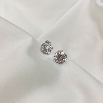 [Kismet Jewels ]Stylish Shiny Round Center Stone Stud Earrings