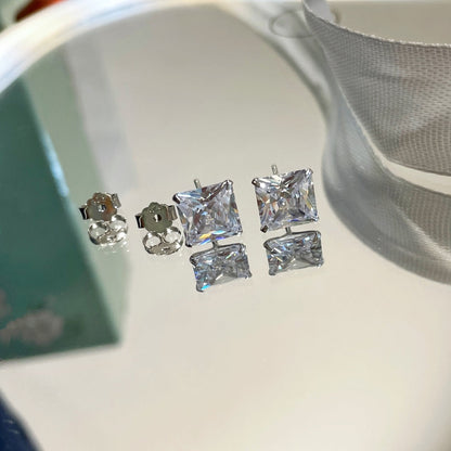 [Kismet Jewels ]Ornate Square Shape Earrings