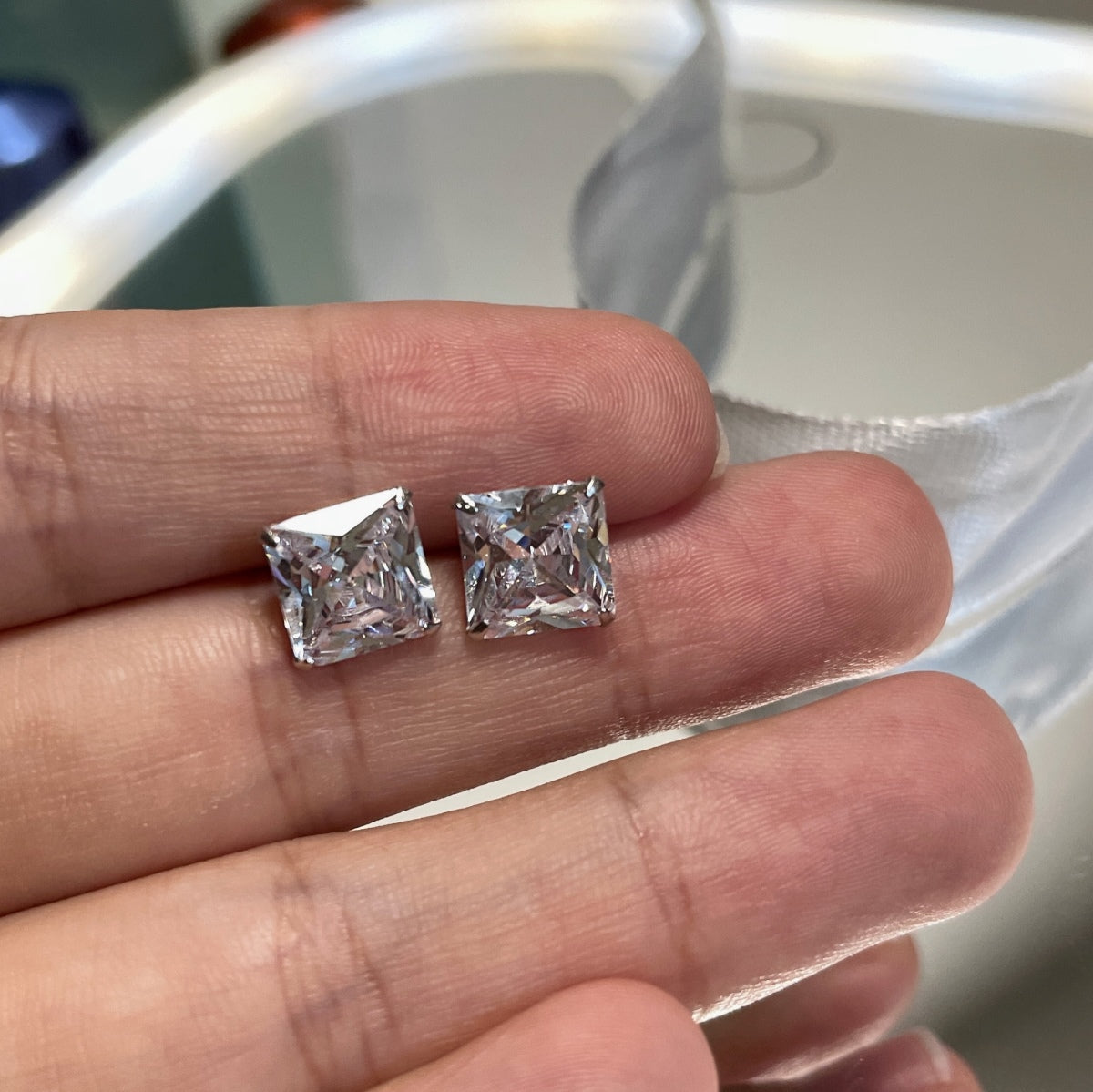 [Kismet Jewels ]Ornate Square Shape Earrings