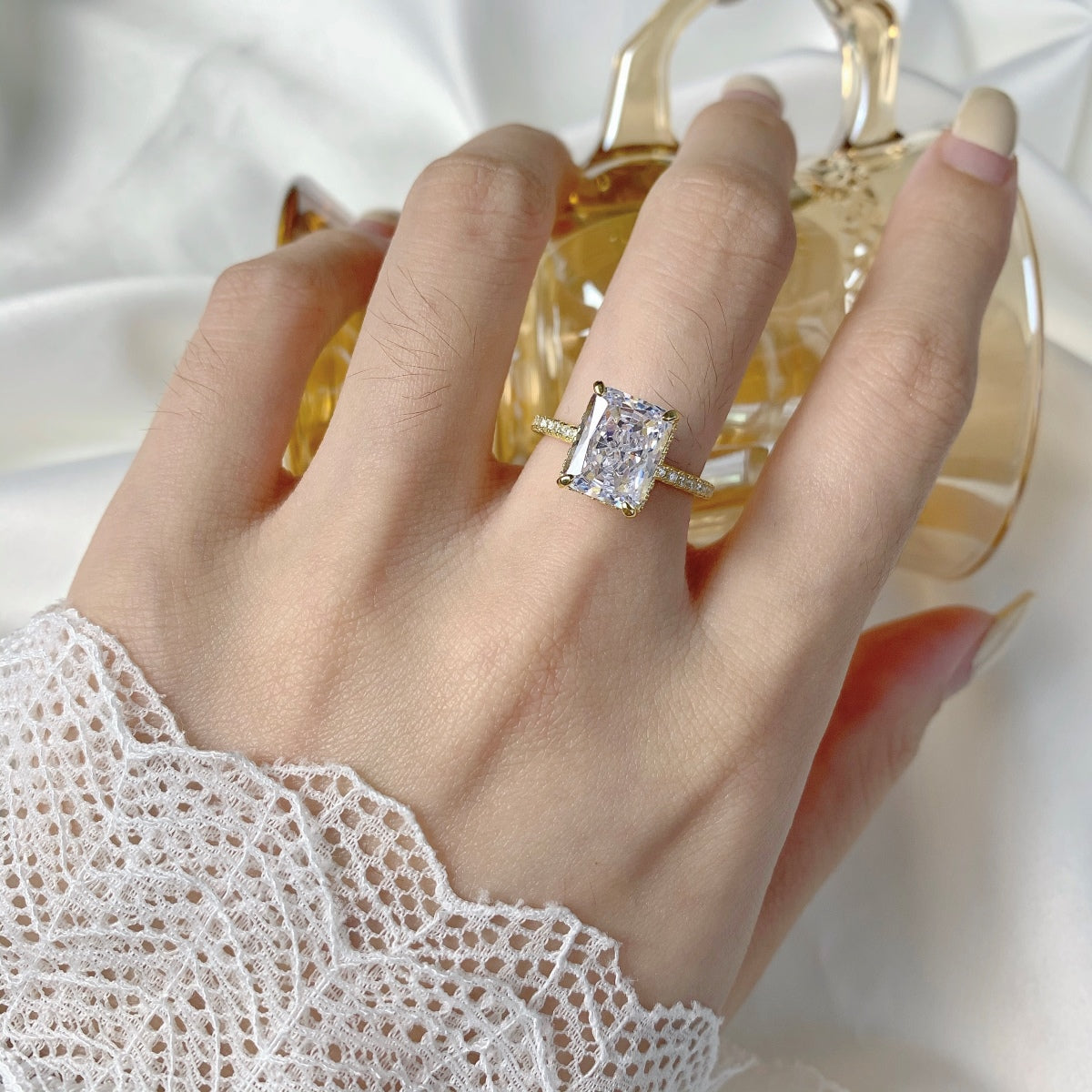 [Kismet Jewels ]4.0 Carat Luxurious Engagement Ring
