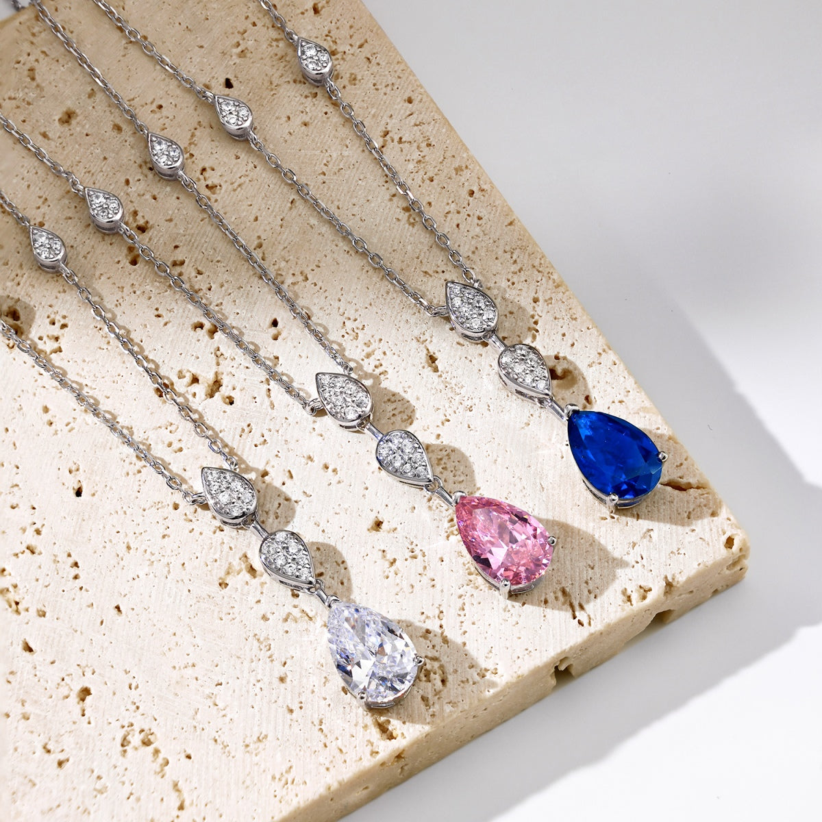 [Kismet Jewels ]Dazzling Pear Cut Necklace