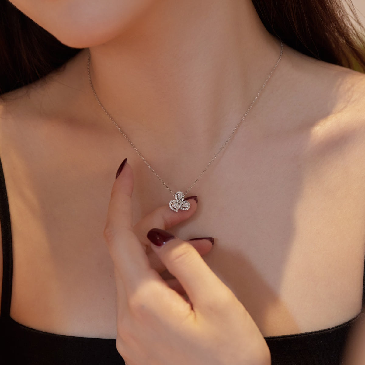 [Kismet Jewels ]Elegant Flower Shape Pear Cut Necklace