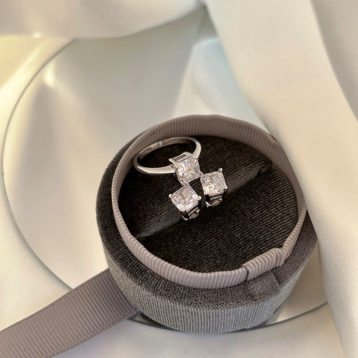 [Kismet Jewels ]1.0 Carat Radiant Princess Cut Wedding Earrings