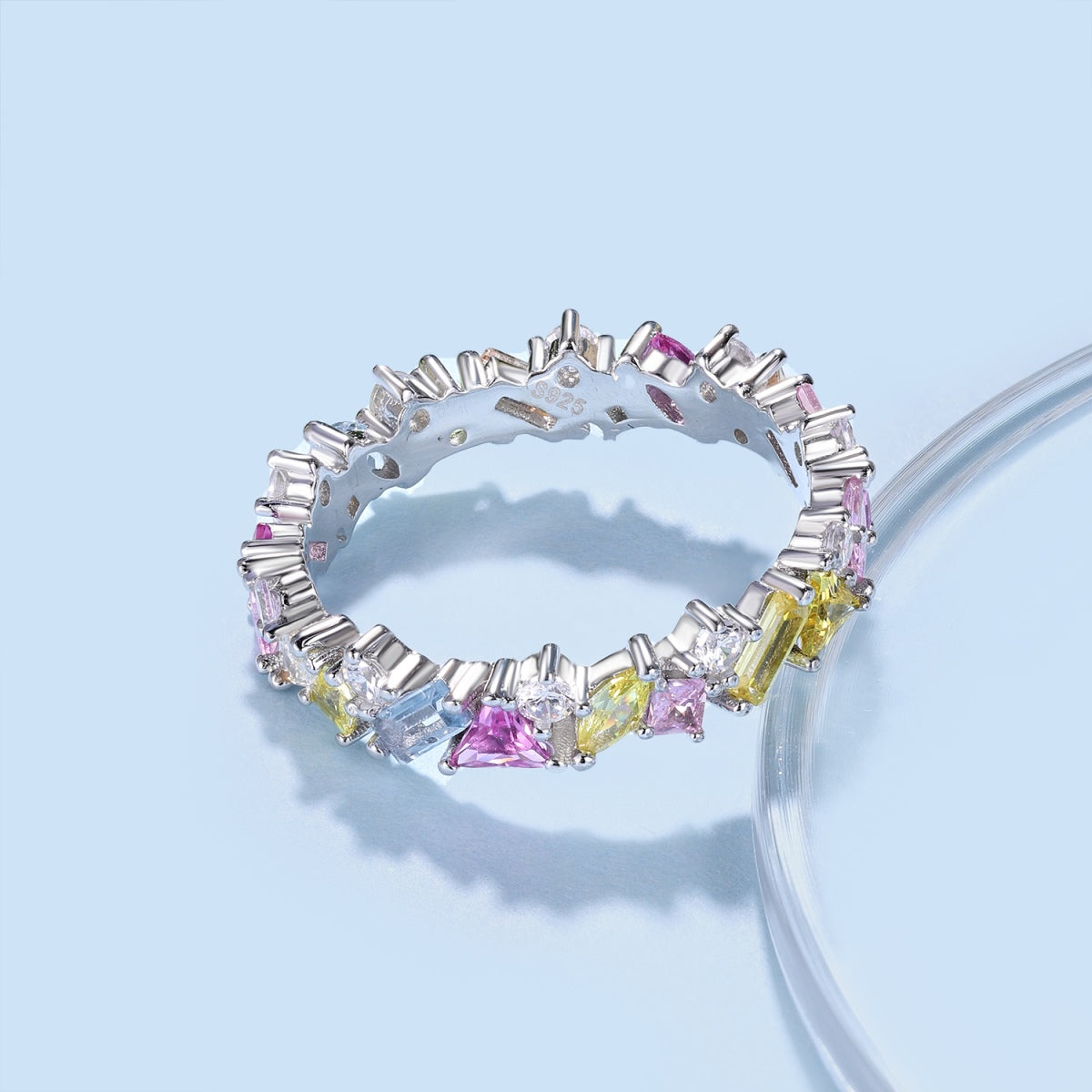 [Kismet Jewels ]Dazzling Polychromatic Multi cut Daily Ring