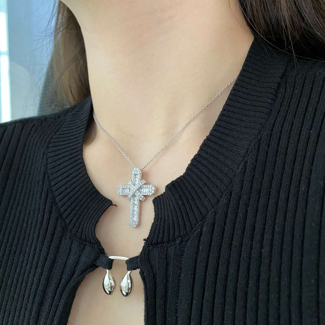 [Kismet Jewels ]Gypsophila With Dimonds Necklace