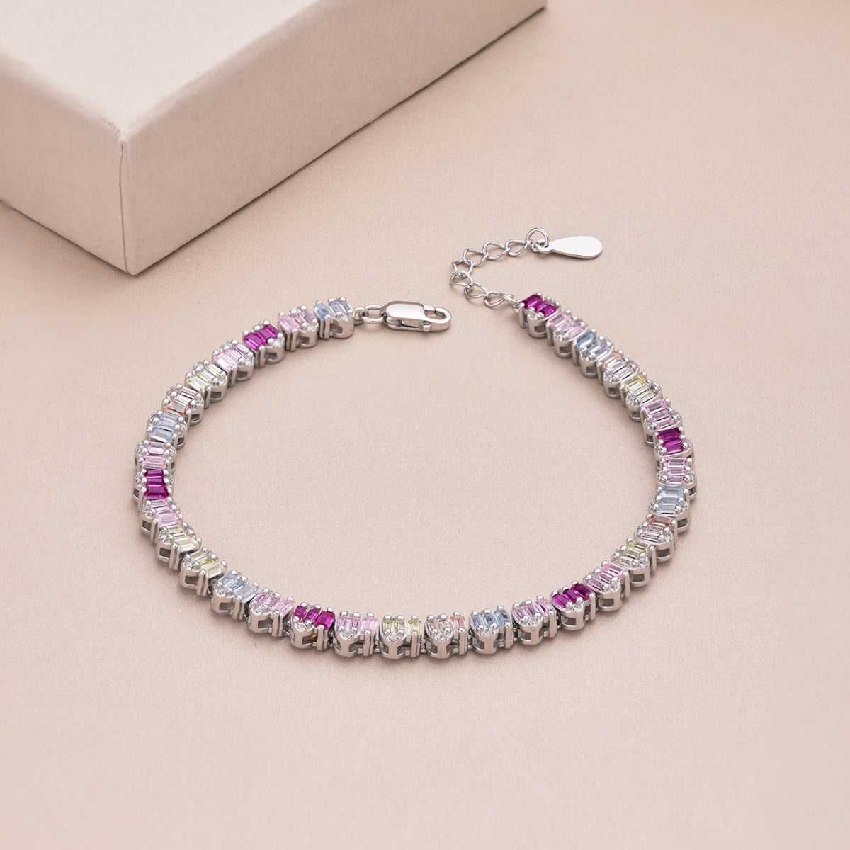 [Kismet Jewels ]Delicate Colorful Emerald Cut Party Bracelet