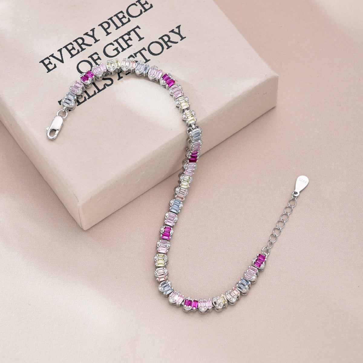 [Kismet Jewels ]Delicate Colorful Emerald Cut Party Bracelet
