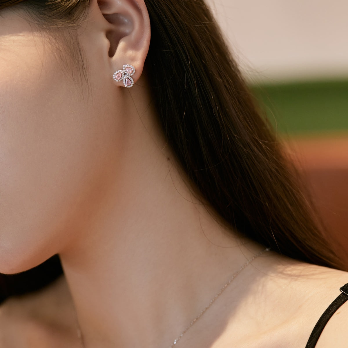 [Kismet Jewels ]Ornate Flower Shape Pear Cut Lover Earrings