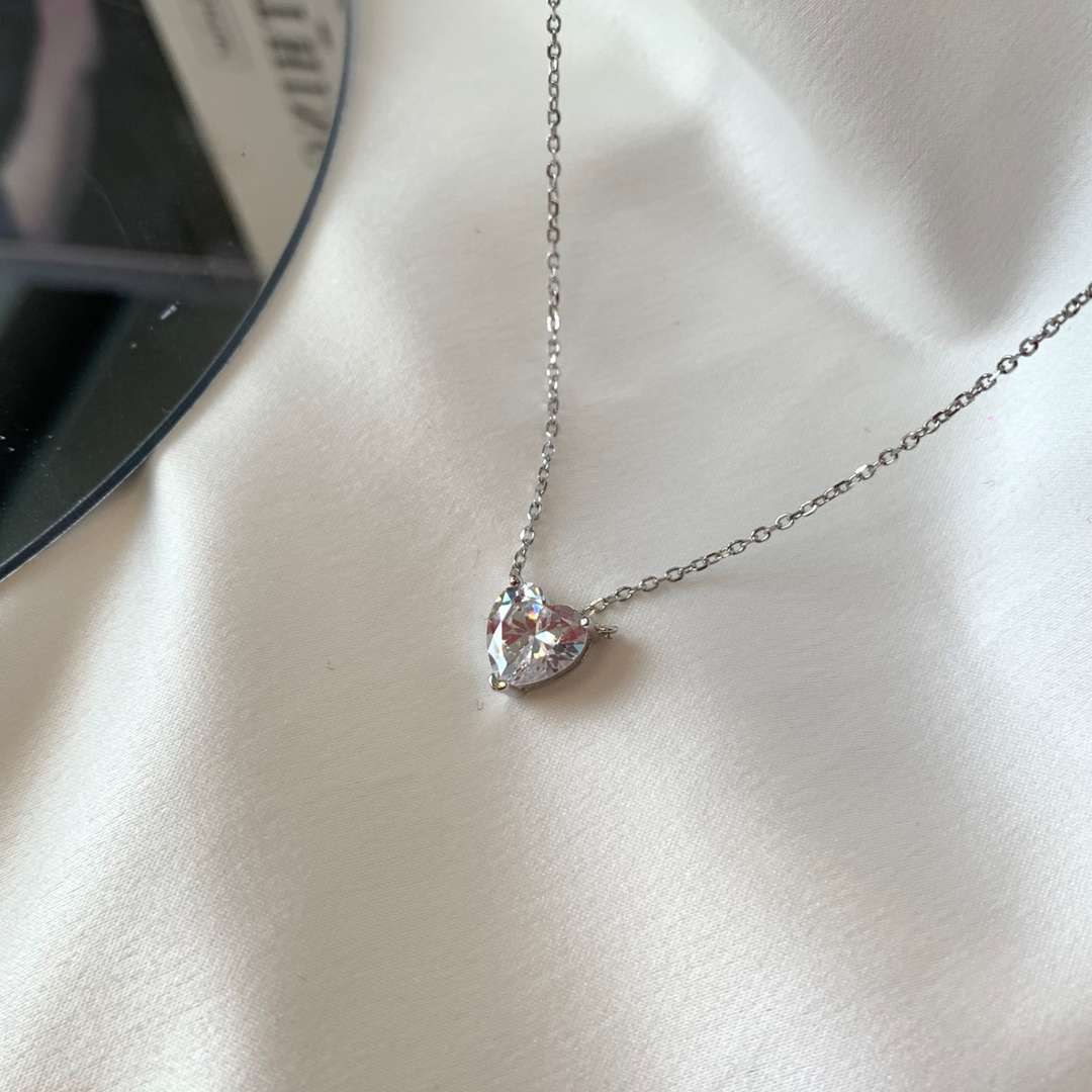 [Kismet Jewels ]Heart Shape Main Stone Pendant Collarbone Necklace