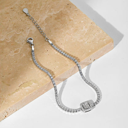 [Kismet Jewels ]Luxurious Dazzling Square Shape Banquet Bracelet
