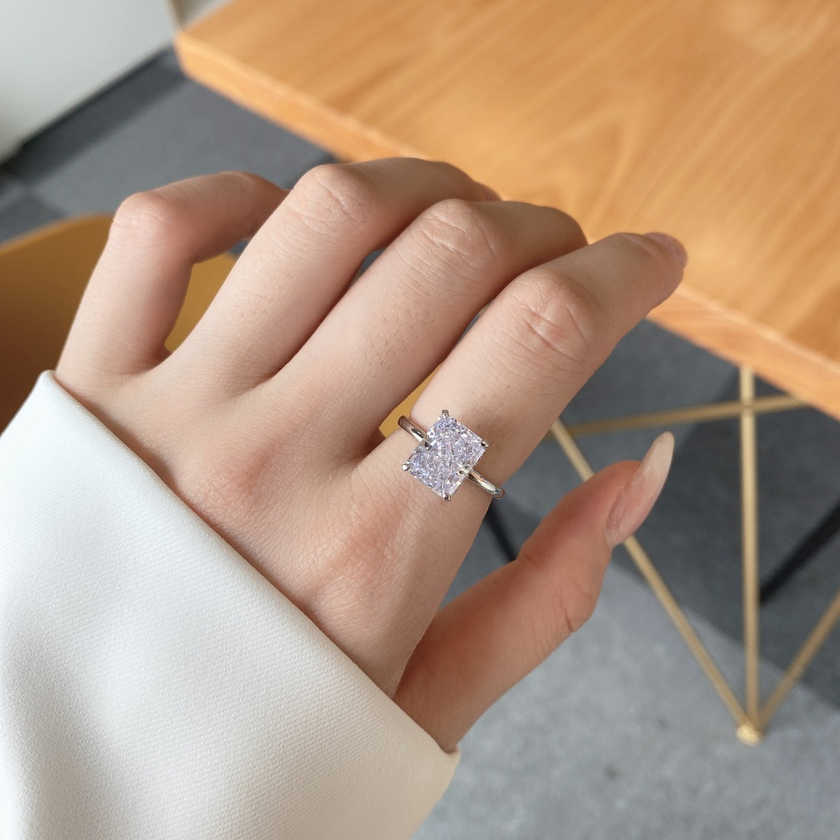 [Kismet Jewels ]4.0 Carat Ornate Enchanting Radiand Cut Banquet Ring