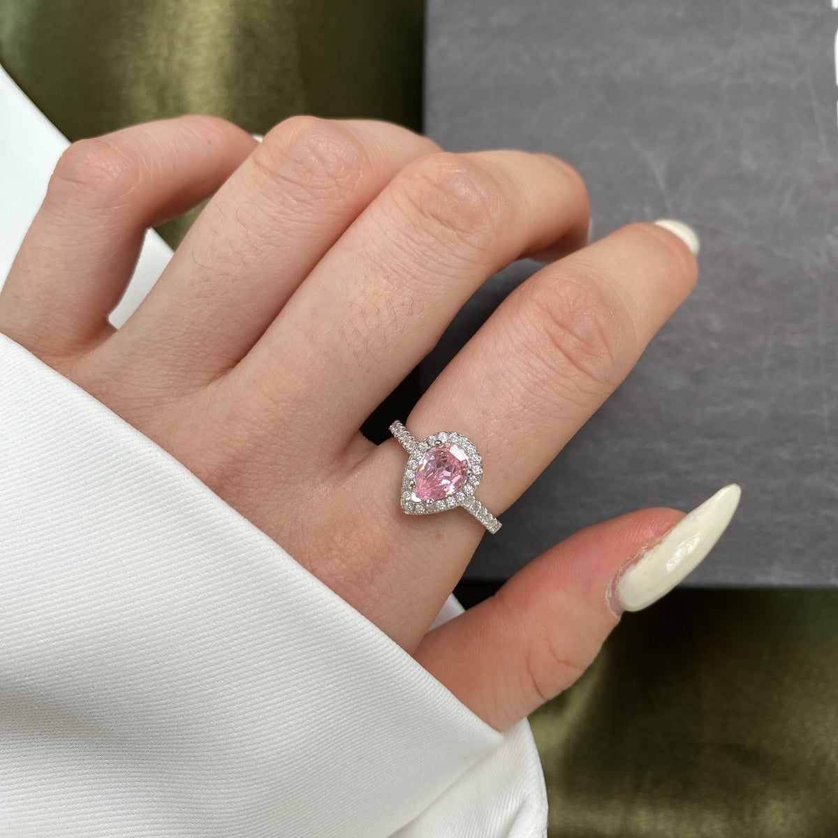 [Kismet Jewels ]1.0 Carat Luxurious Resplendent Water Drop Shape Wedding Ring