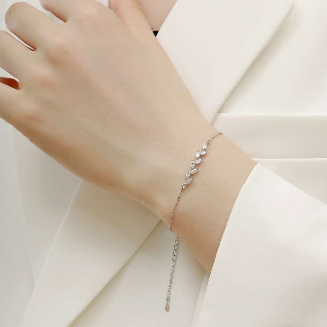 [Kismet Jewels ]Elegant Wheat Leaves Shape Bracelet