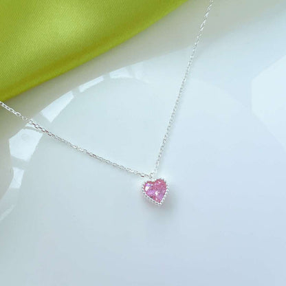 [Kismet Jewels ]Ornate Heart Shape Necklace