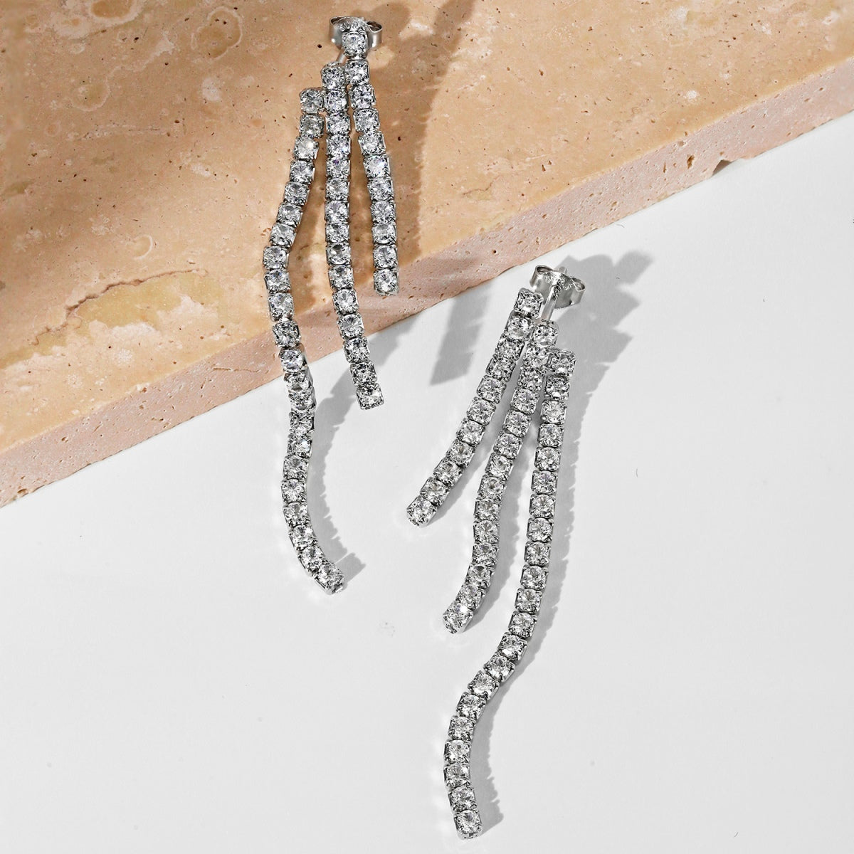 [Kismet Jewels ]Luxurious Dainty Banquet Earrings