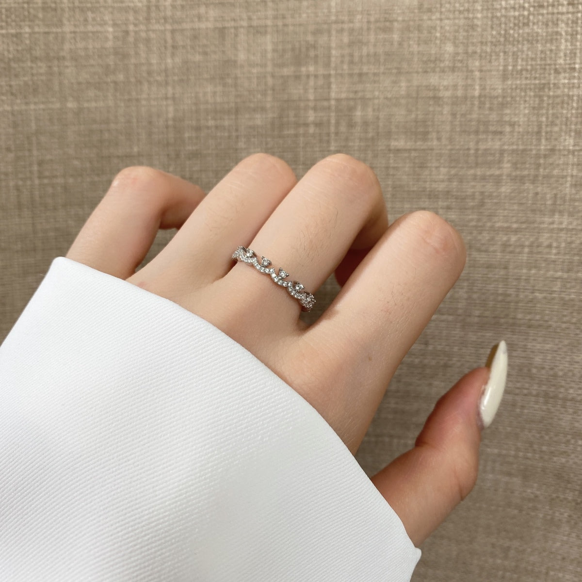 [Kismet Jewels ]Elegant Resplendent Round Shape Party Ring