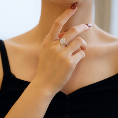 [Kismet Jewels ]1.0 Carat Luxurious Resplendent Water Drop Shape Wedding Ring