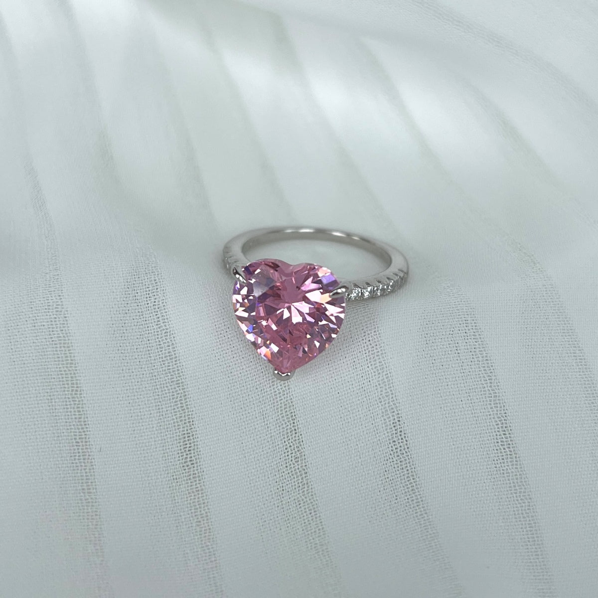 [Kismet Jewels ]6.0 Carat Luxurious Sparkling Romantic Heart Cut Lover Ring