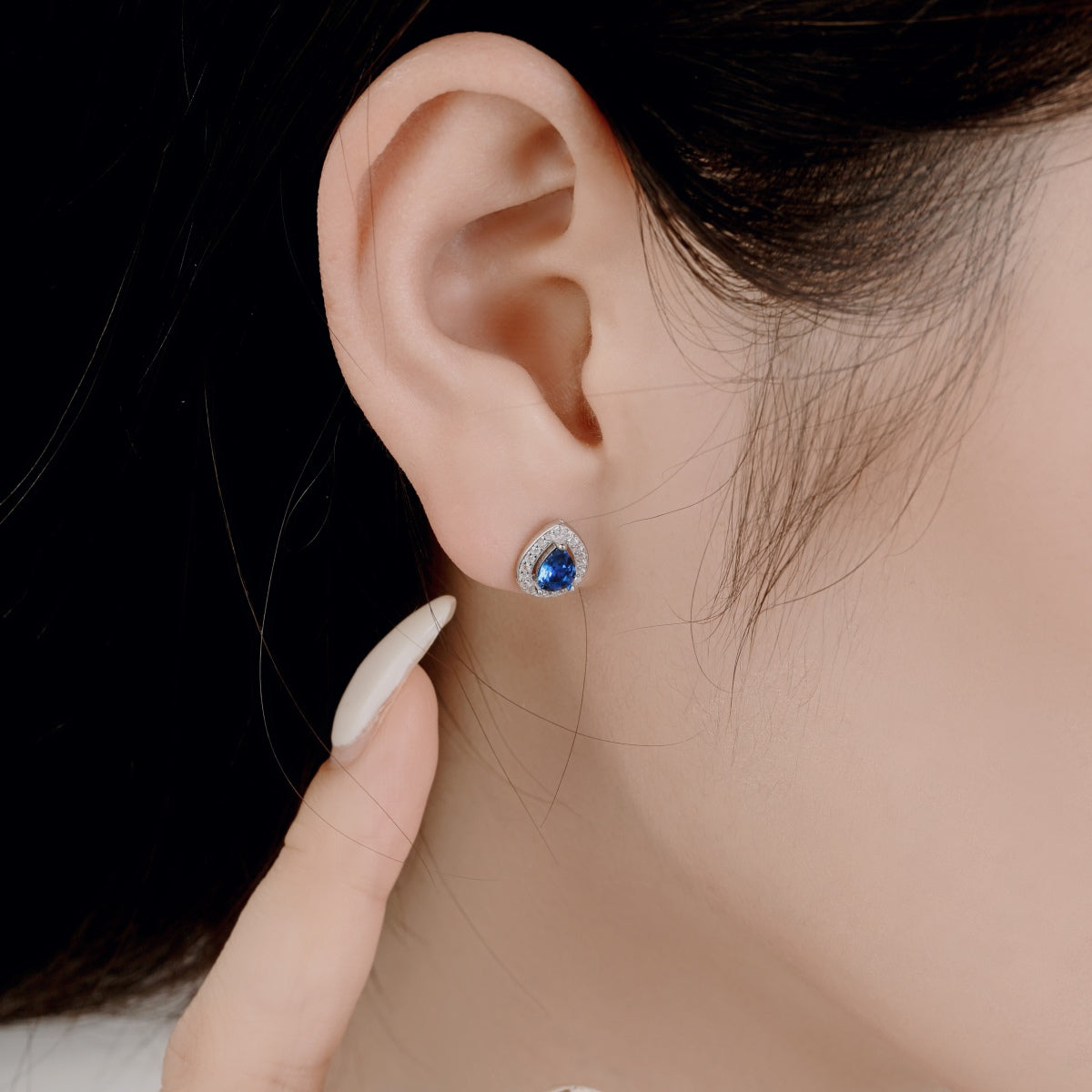 [Kismet Jewels ]Luxurious Water Drop Shape Earrings