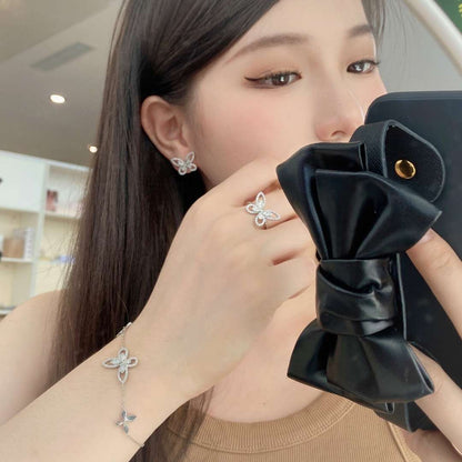 [Kismet Jewels ]Delicate Butterfly Pendant Bracelet
