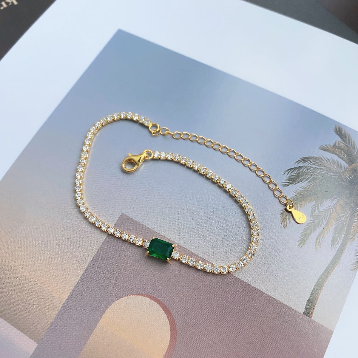 [Kismet Jewels ]1.0 Carat Unique Emerald Cut Banquet Bracelet
