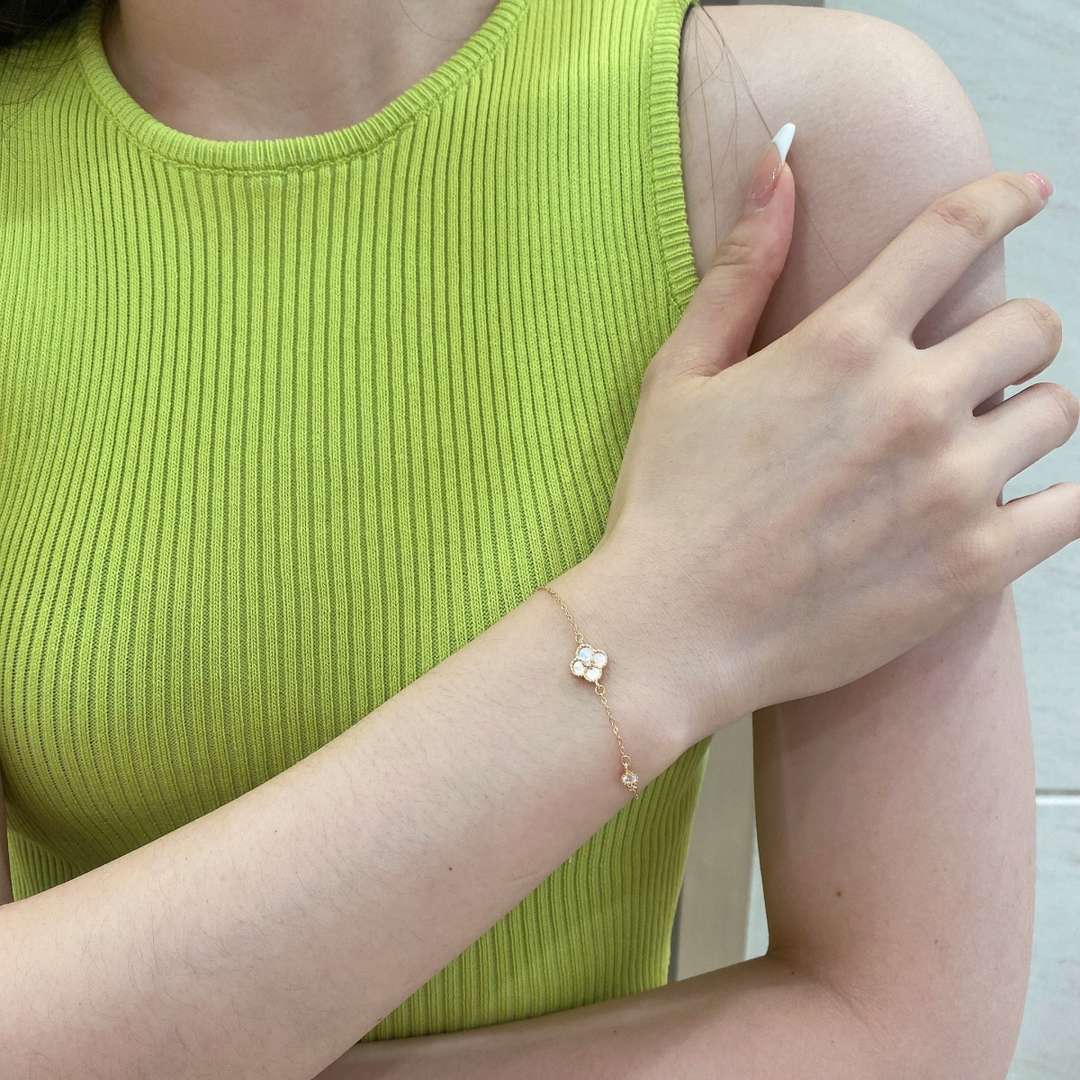 [Kismet Jewels ]Delicate Four Leaf Clover Bracelet
