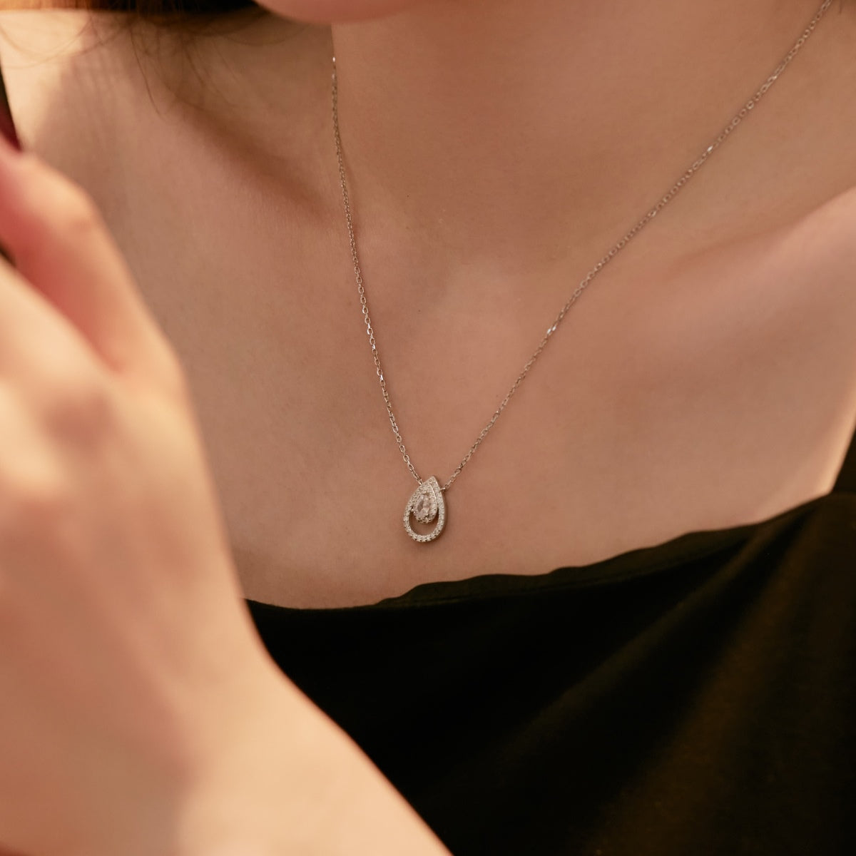 [Kismet Jewels ]Sparkling Pear Cut Necklace