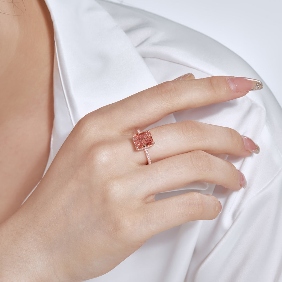 [Kismet Jewels ]4.0 Carat Luxurious Engagement Ring