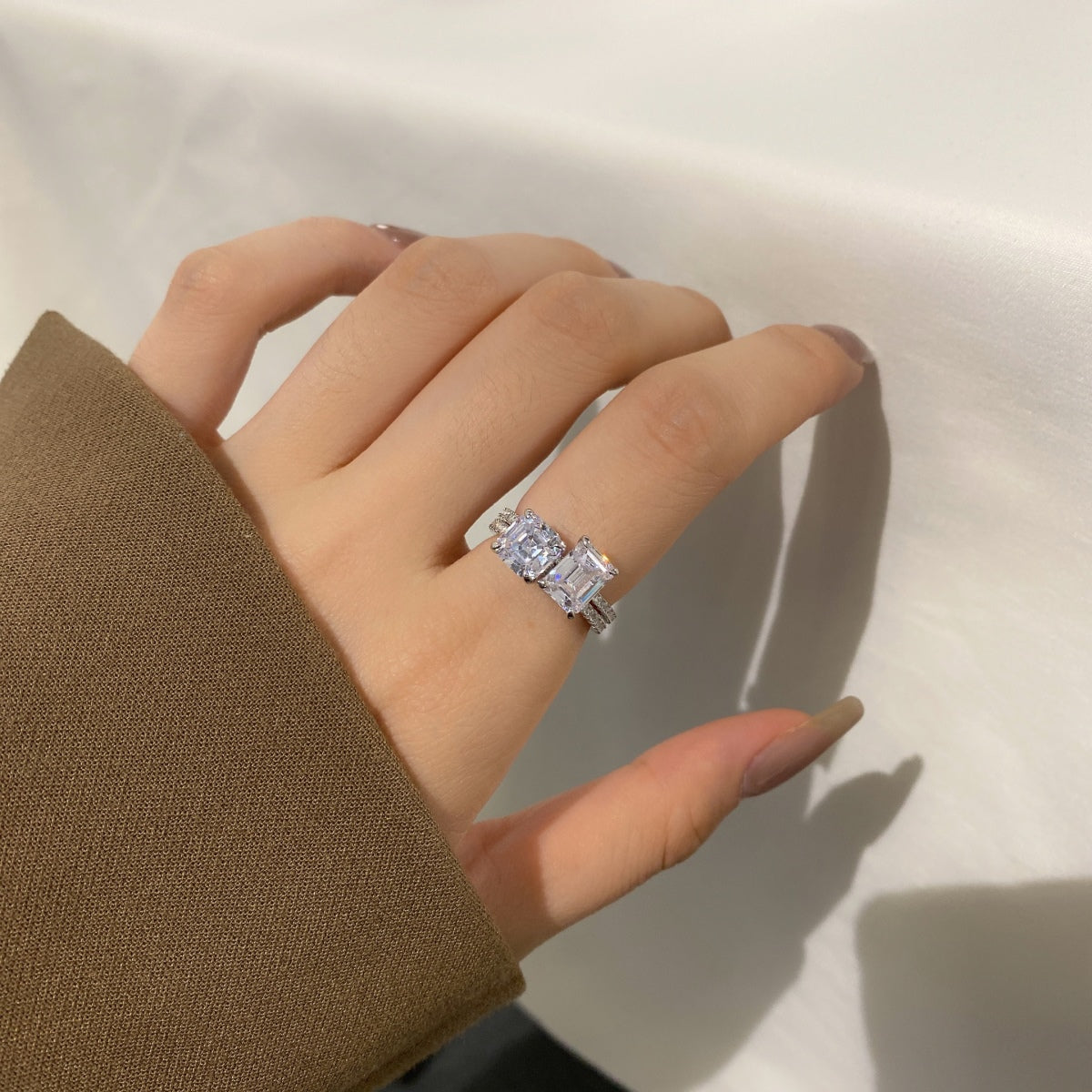 [Kismet Jewels ]2.0 Carat Scintillating Ornate Radiant Cut Party Ring