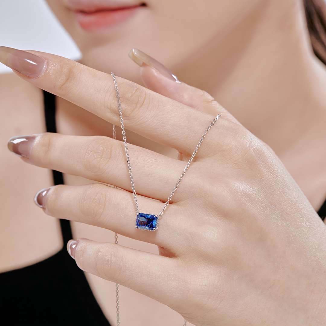 [Kismet Jewels ]Luxurious Square Shape Colorful Necalack