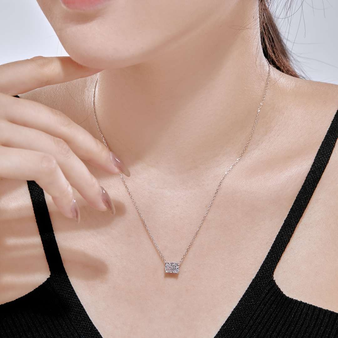[Kismet Jewels ]Luxurious Square Shape Colorful Necalack