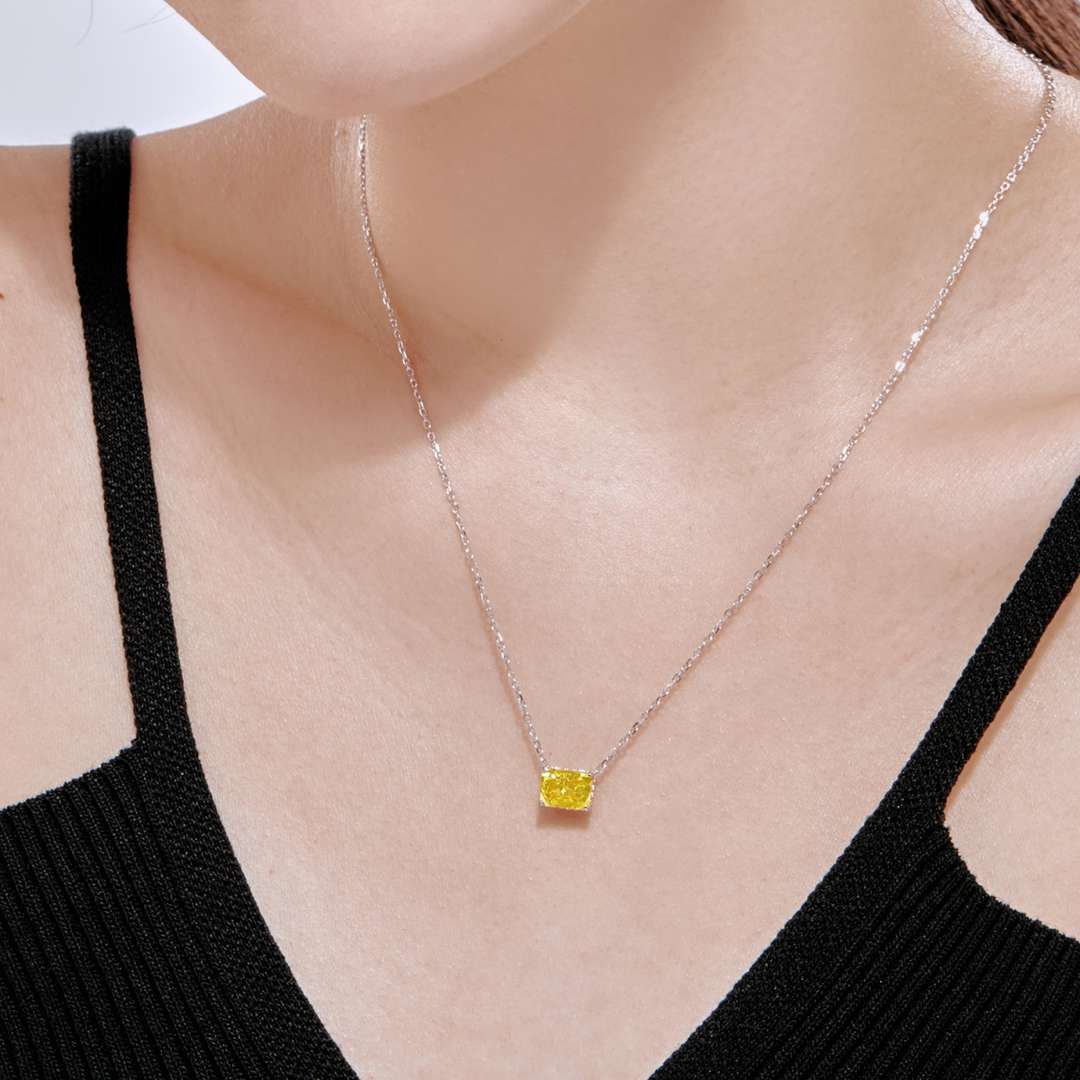 [Kismet Jewels ]Luxurious Square Shape Colorful Necalack