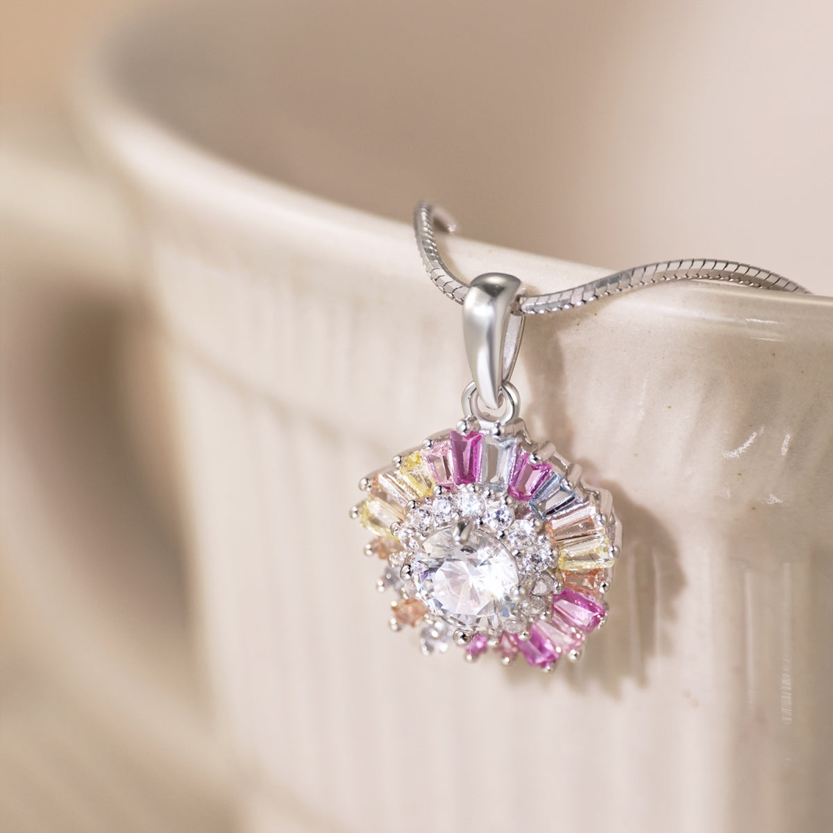[Kismet Jewels ]Charming Flower Colorful Necklace