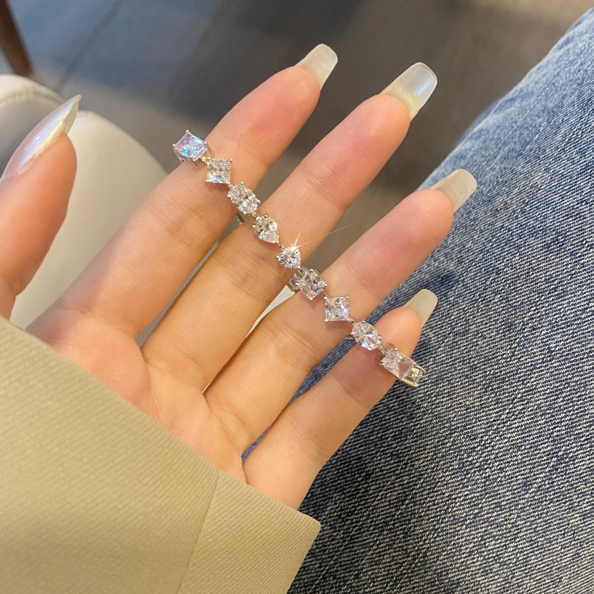 [Kismet Jewels ]Unique Exquisite Multi Cut Daily Bracelet