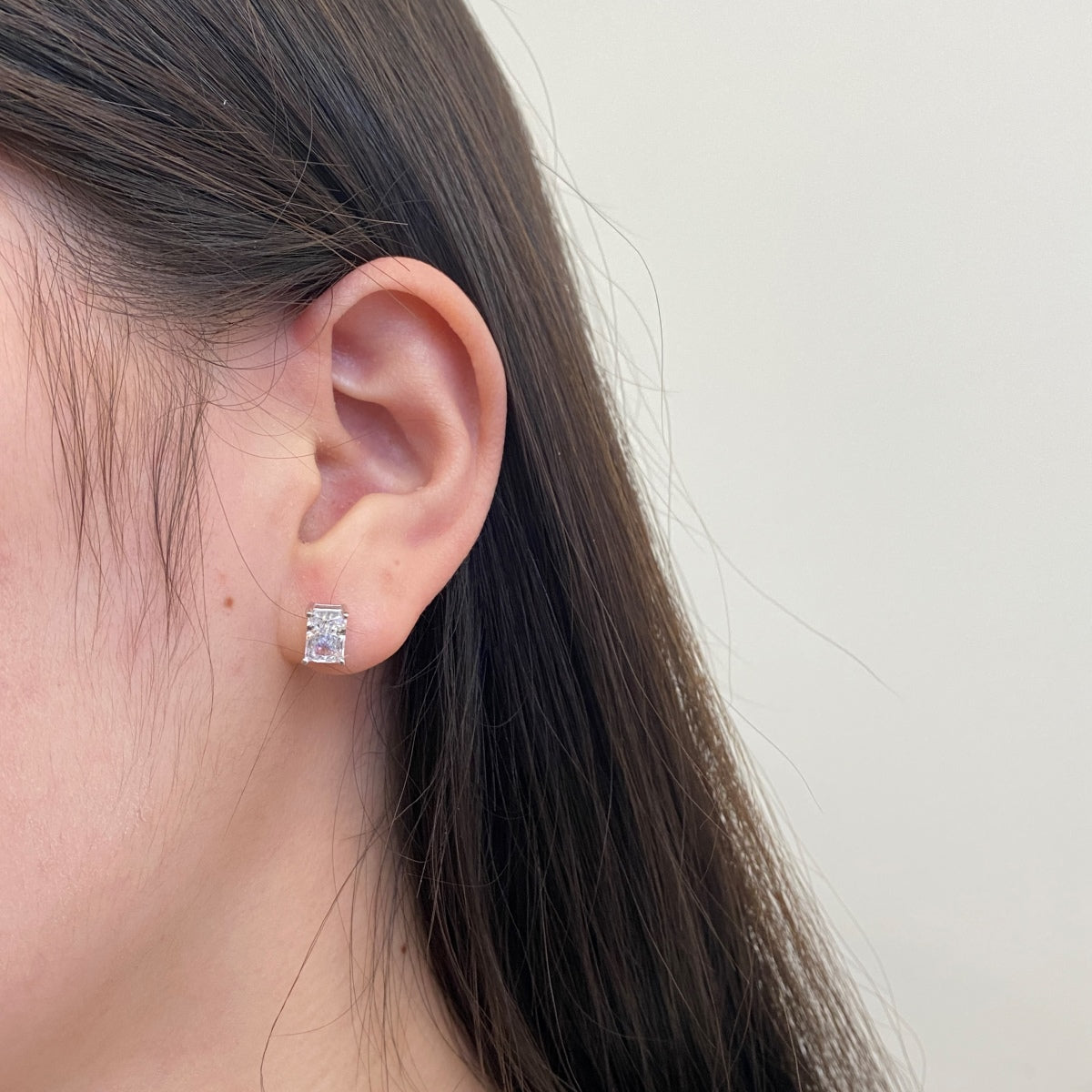 [Kismet Jewels ]Radiant Luxurious Princess Cut Daily Earrings