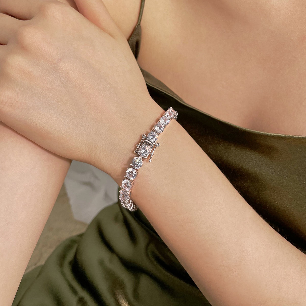 [Kismet Jewels ]0.75 Carat Dazzling Round Cut Wedding Bracelet