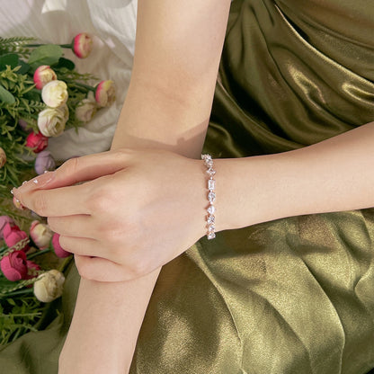 [Kismet Jewels ]Unique Exquisite Multi Cut Daily Bracelet