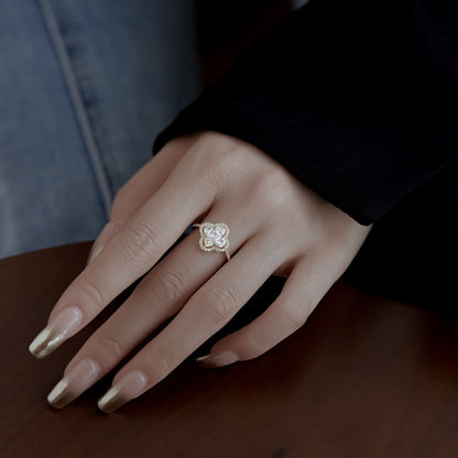 [Kismet Jewels ]Luxurious Eternity Flower Shape Banquet Ring