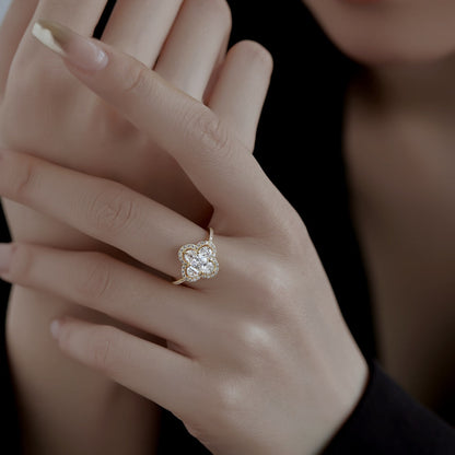 [Kismet Jewels ]Luxurious Eternity Flower Shape Banquet Ring