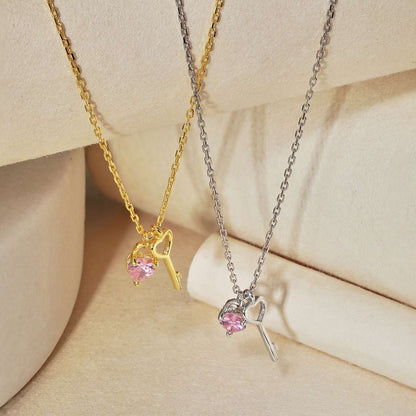[Kismet Jewels ]Unique Heart Shape Key Pendent Necklace