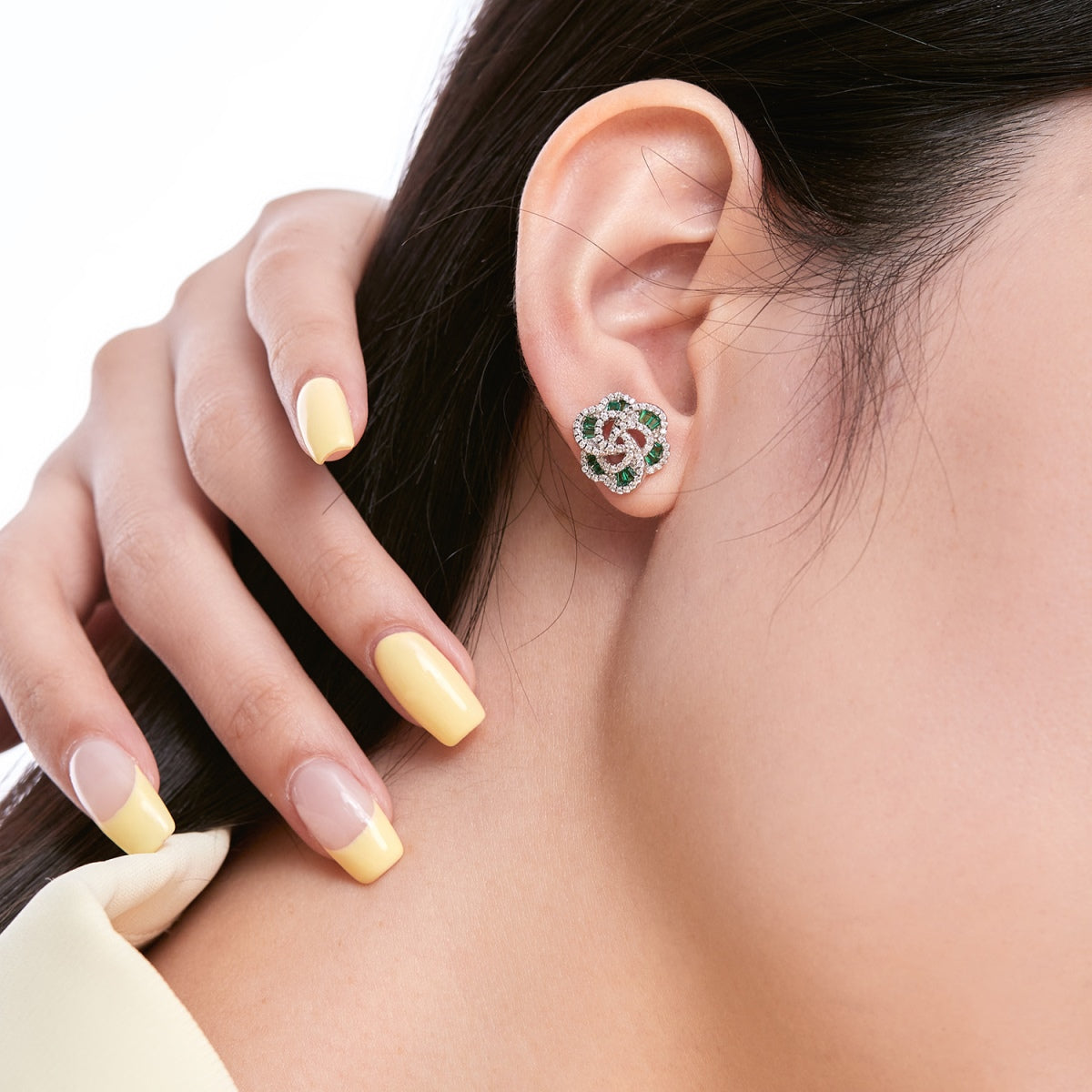[Kismet Jewels ]Exquisite Flower Shape Daily Earrings