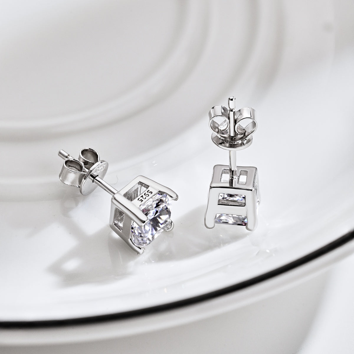 [Kismet Jewels ]1.0 Carat Radiant Princess Cut Wedding Earrings