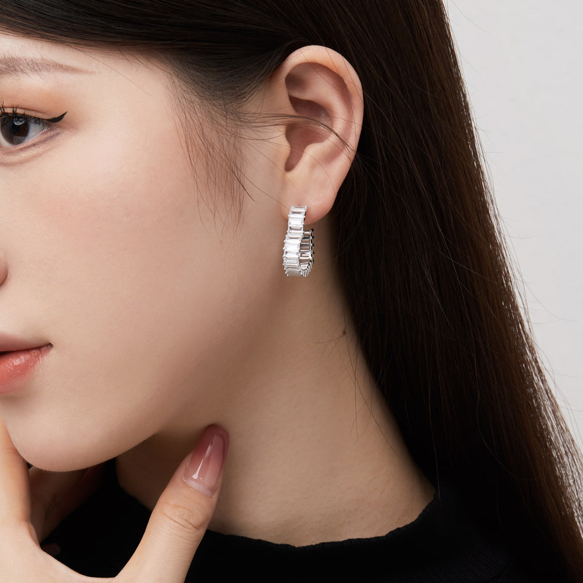 [Kismet Jewels ]Radiant Heart Cutout Earrings