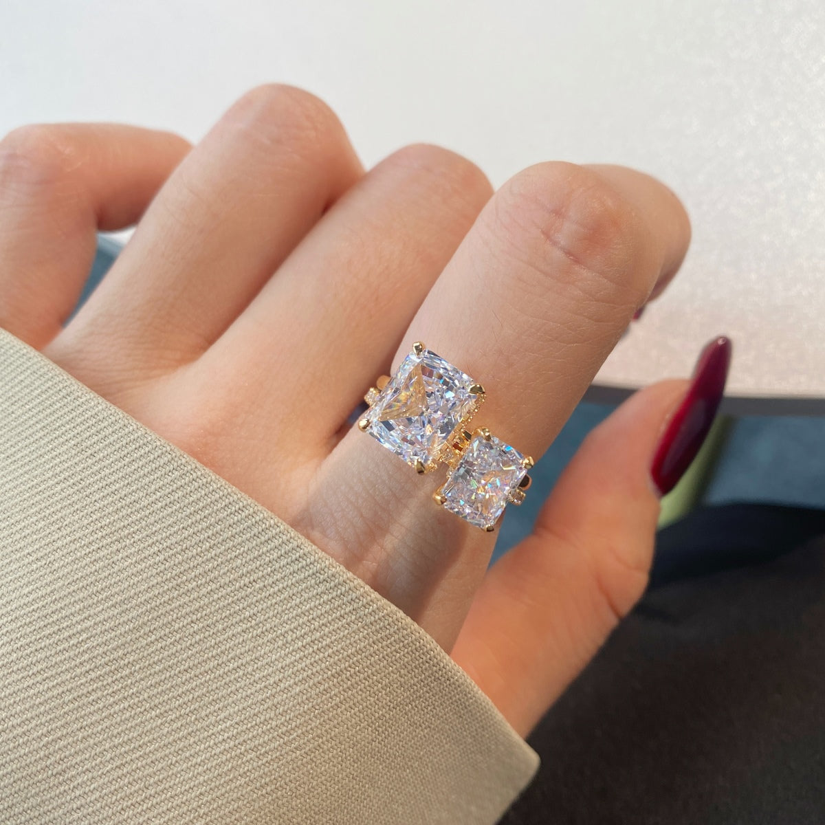 [Kismet Jewels ]4.0 Carat Ornate Enchanting Radiand Cut Banquet Ring